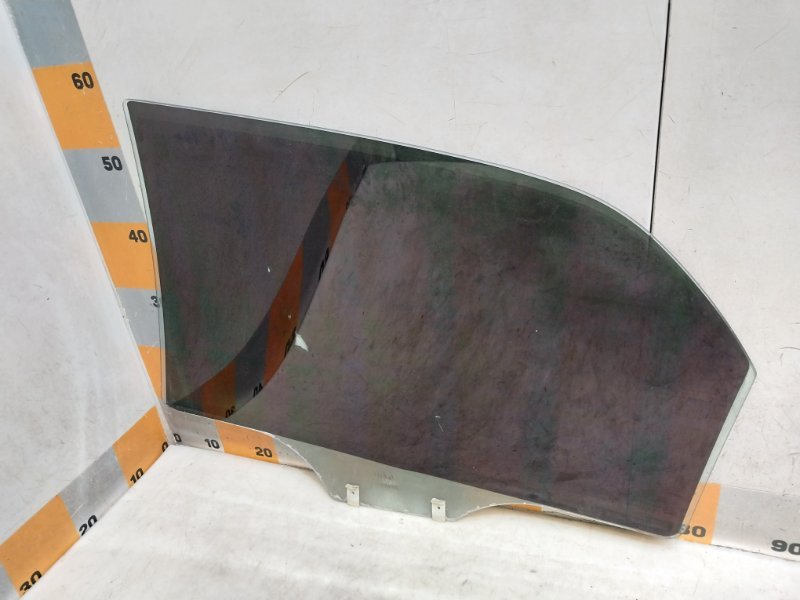 Стекло двери задней правой