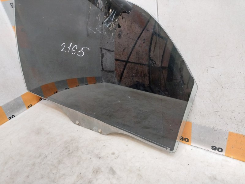 Стекло двери задней левой