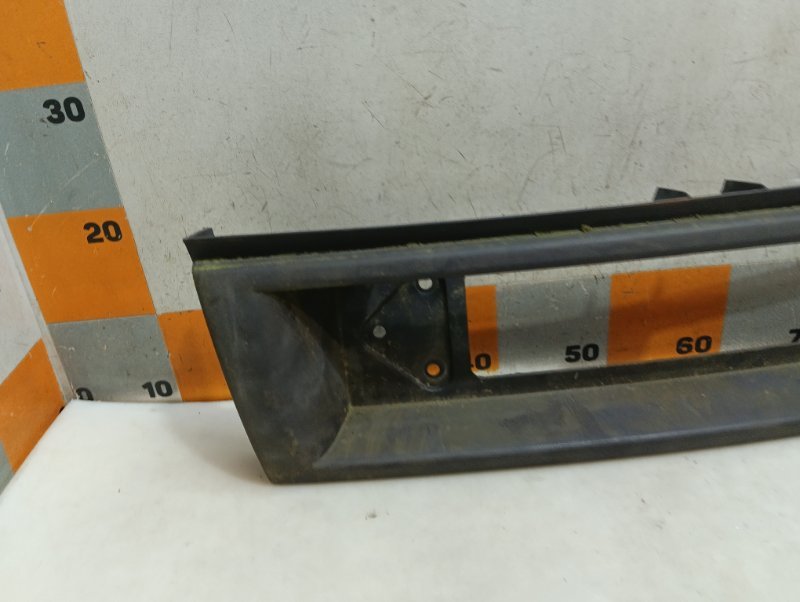 Накладка крышки багажника