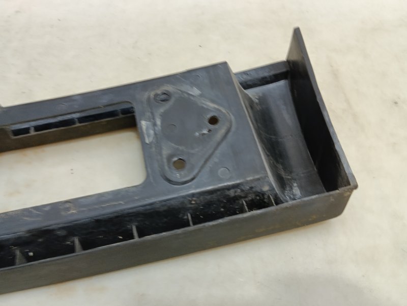 Накладка крышки багажника