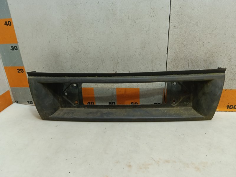 Накладка крышки багажника