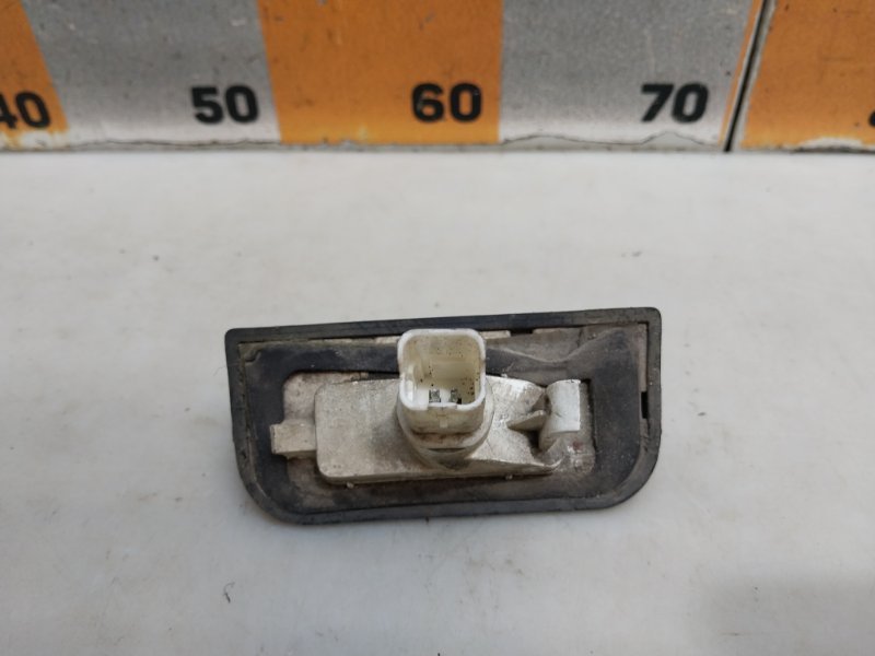 Фонарь подсветки номера