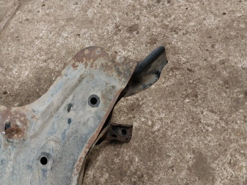 Балка подмоторная