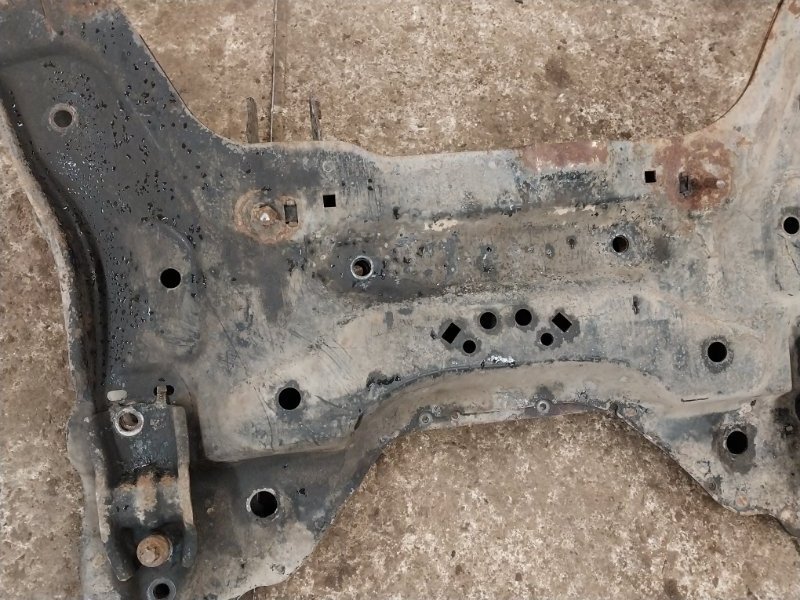 Балка подмоторная