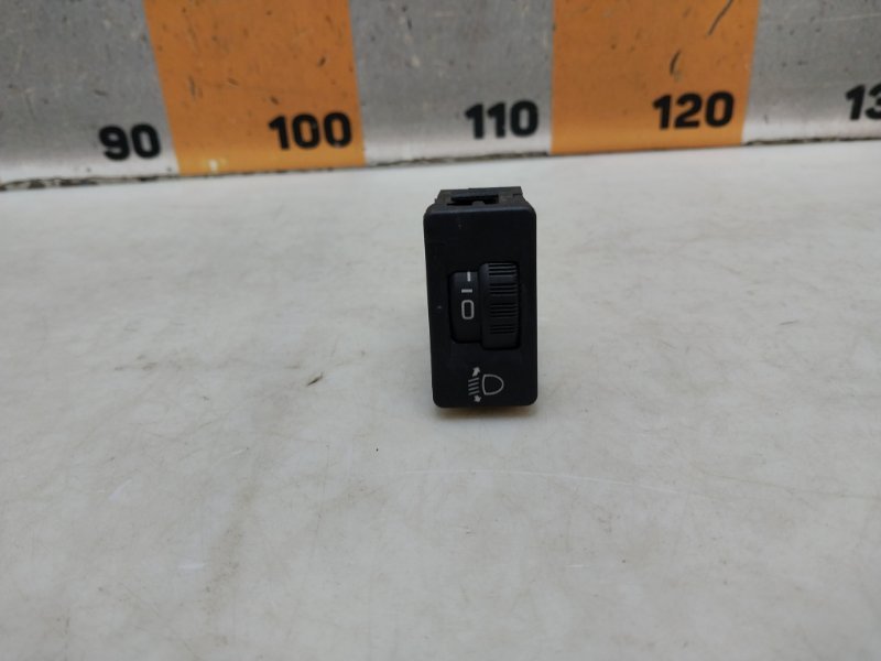 Кнопка корректора фар