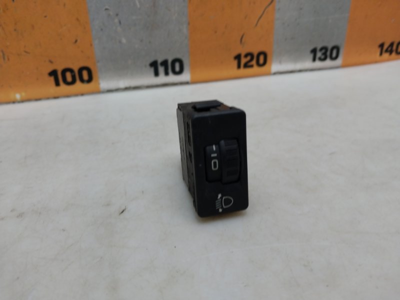 Кнопка корректора фар