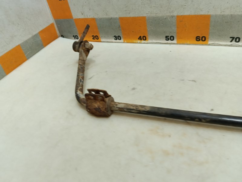 Стабилизатор передний