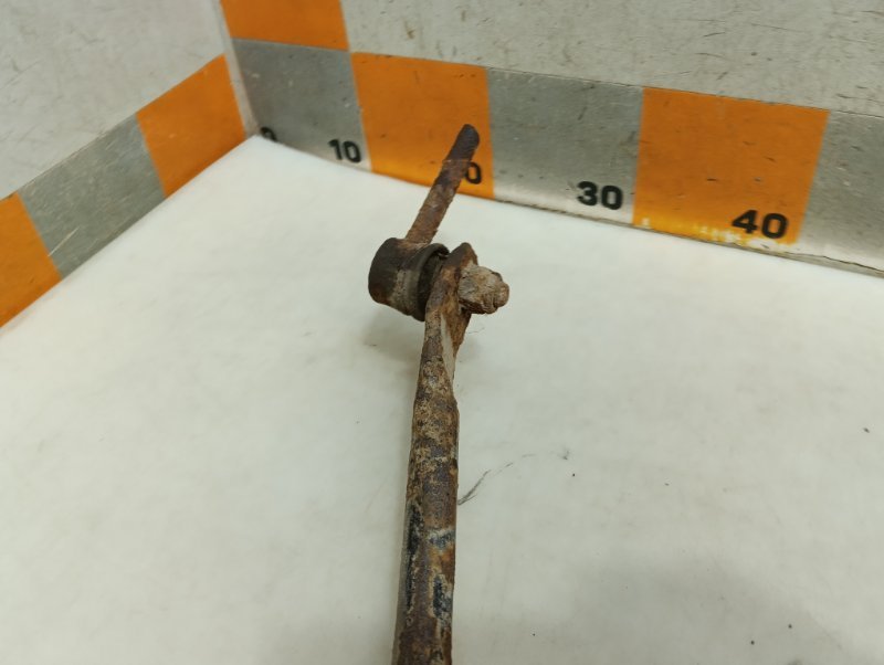 Стабилизатор передний