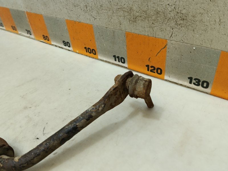 Стабилизатор передний