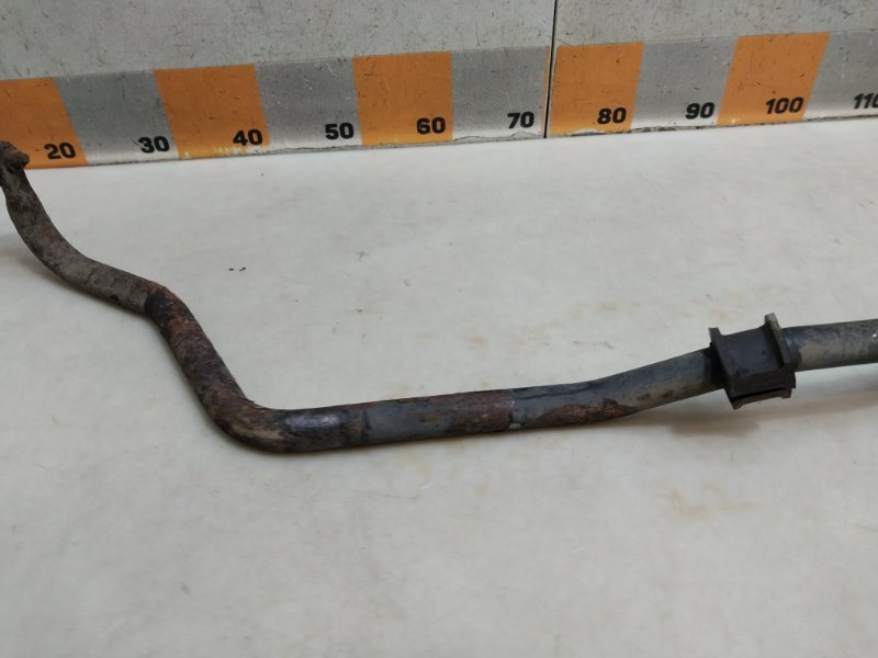 Стабилизатор передний