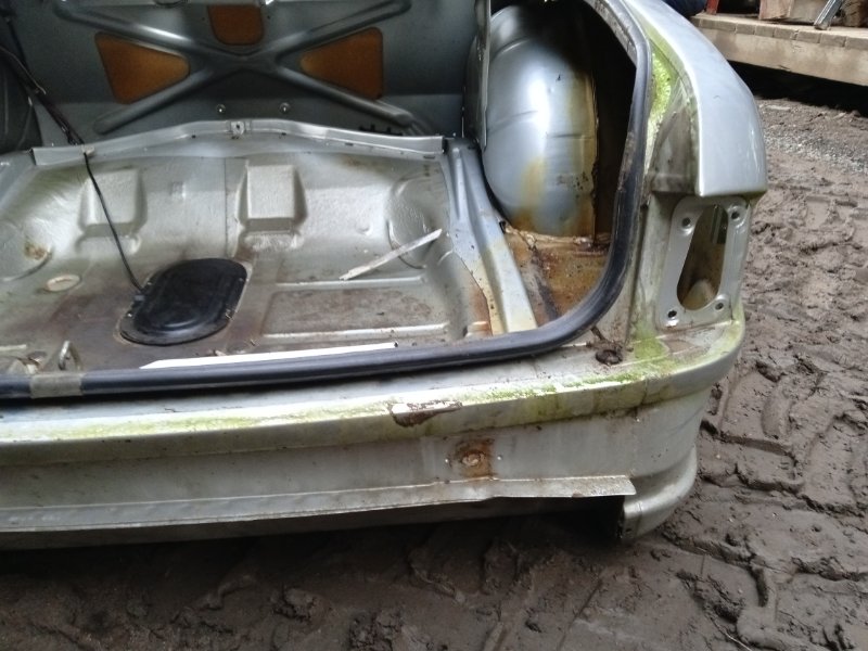 Кузовной элемент