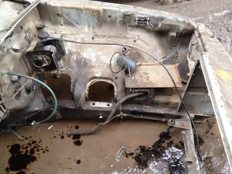 Кузовной элемент