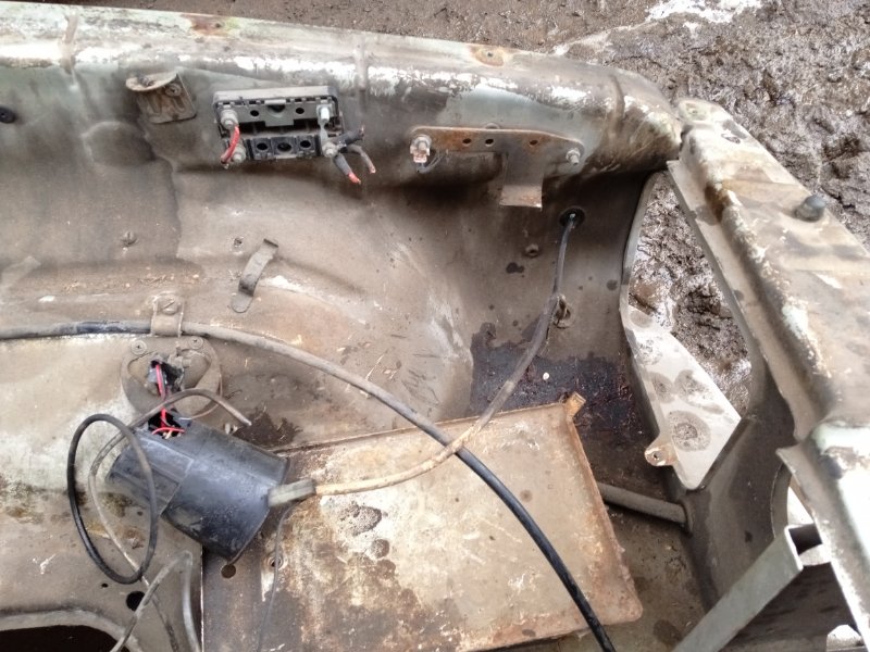 Лонжерон передний левый