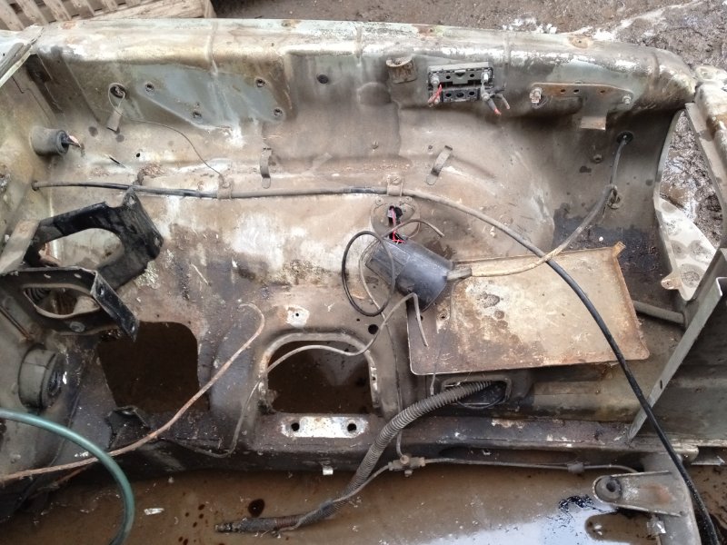 Лонжерон передний левый