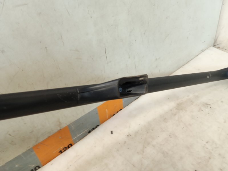 Рейлинг (релинг) левый (планка на крышу)