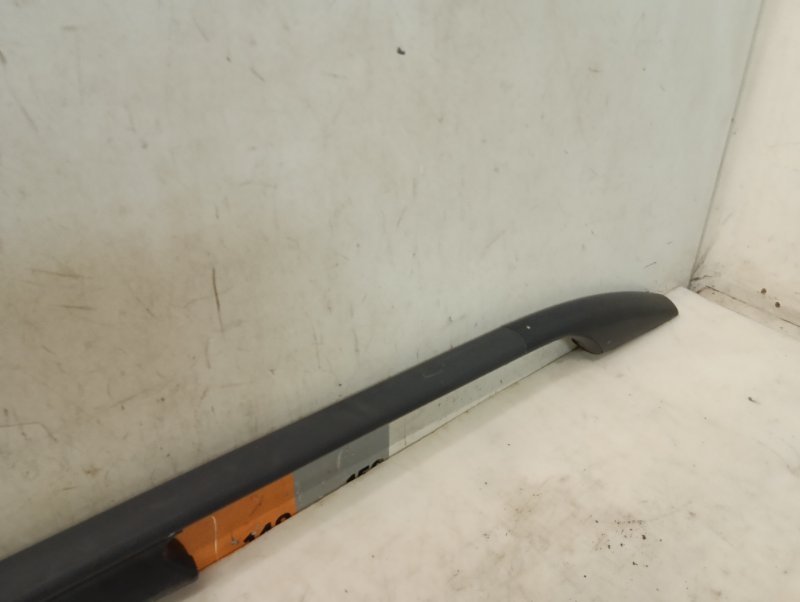 Рейлинг (релинг) левый (планка на крышу)