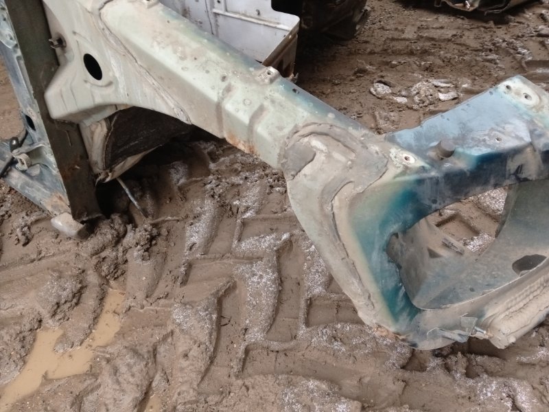 Кузовной элемент