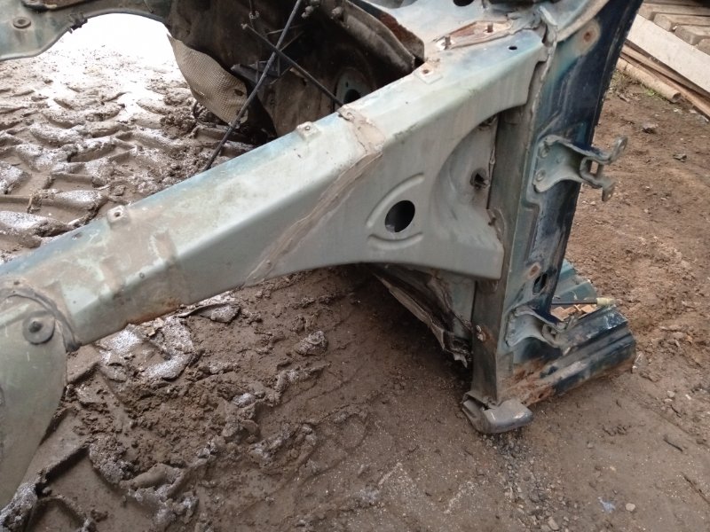 Кузовной элемент