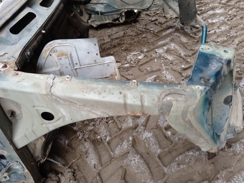 Лонжерон передний правый