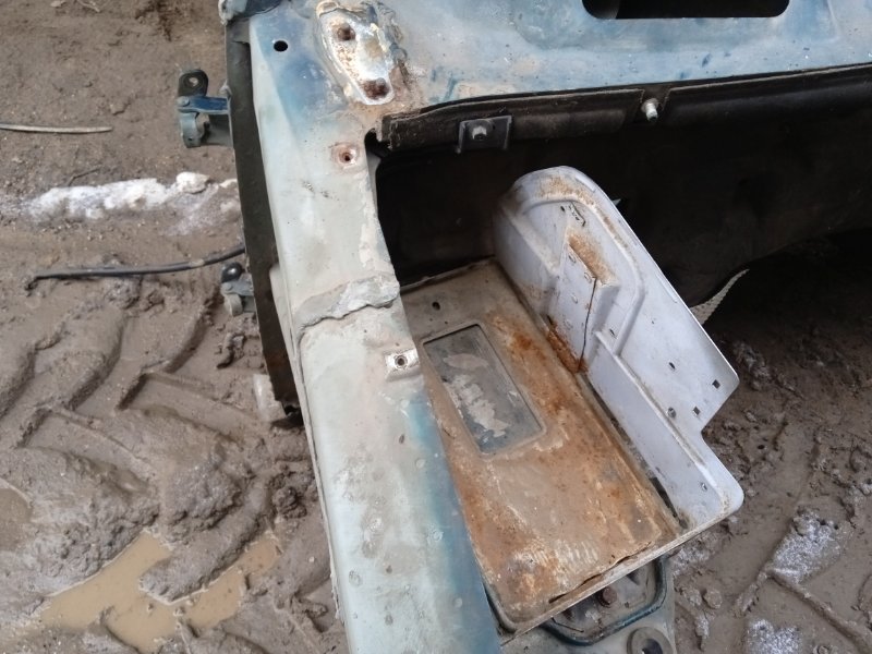 Лонжерон передний правый