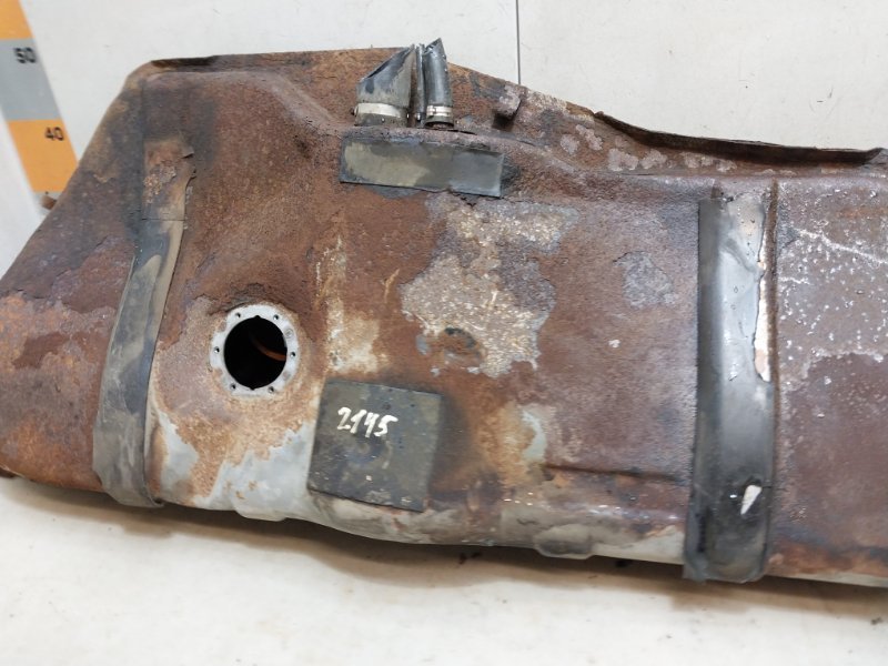 Бак топливный