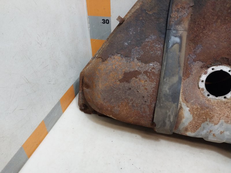 Бак топливный