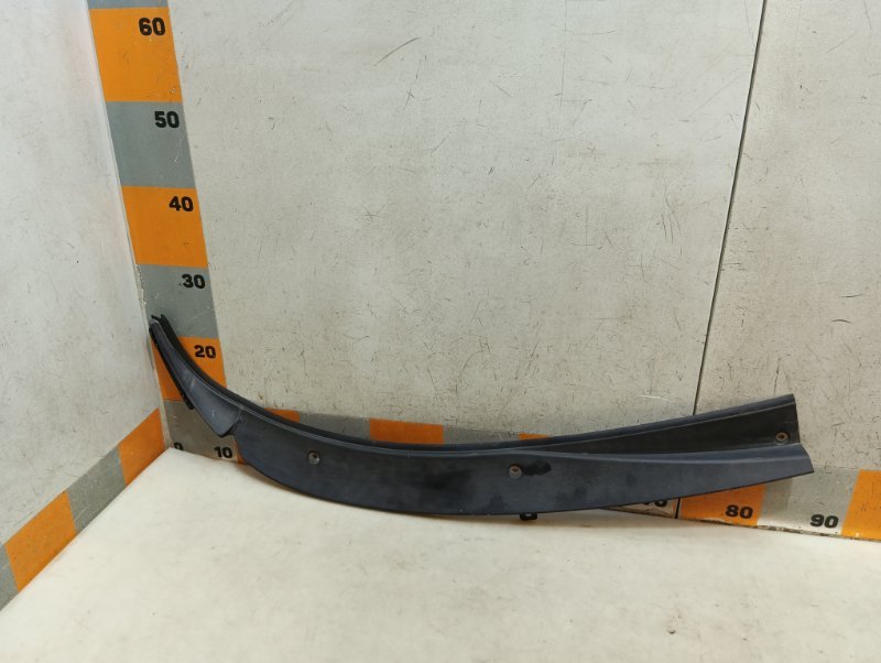 Планка под лобовое стекло