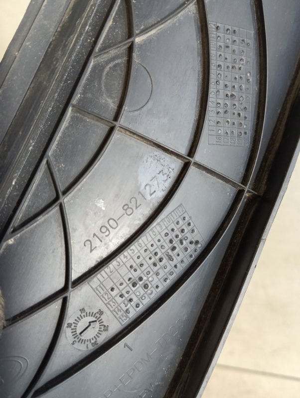 Планка под лобовое стекло