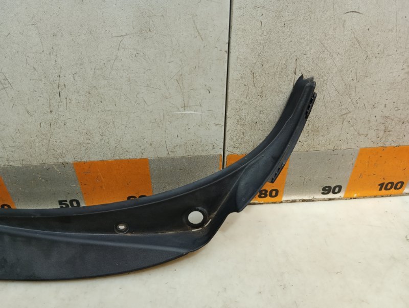 Планка под лобовое стекло