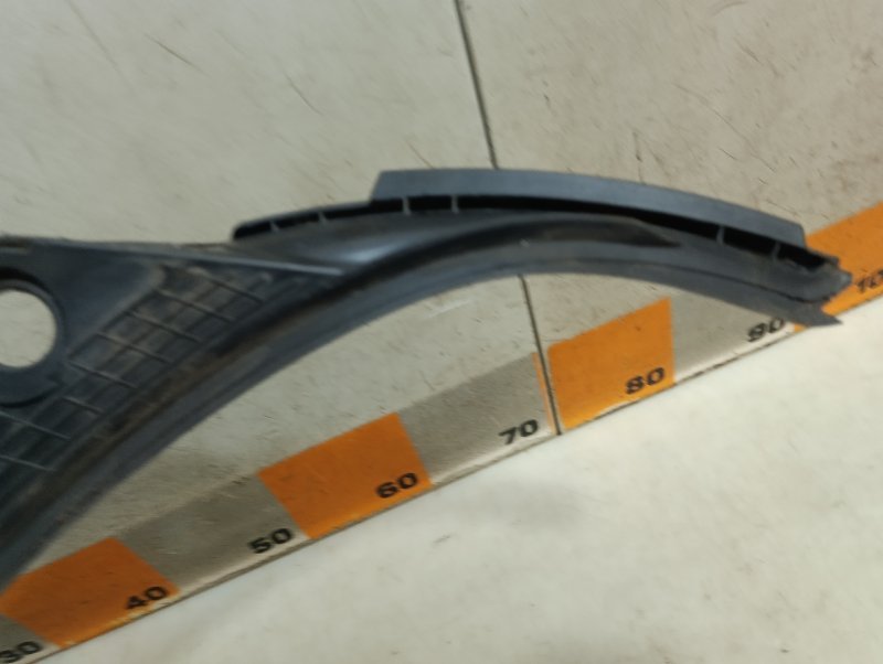 Планка под лобовое стекло