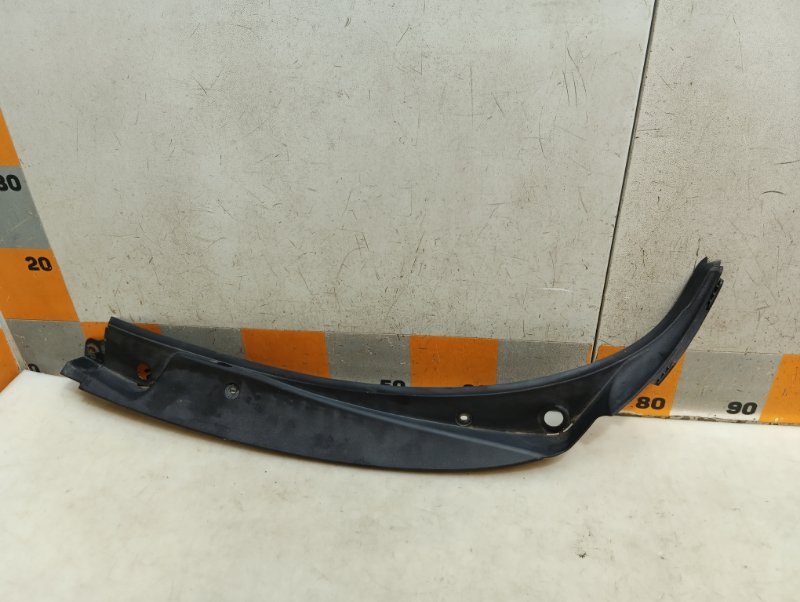 Планка под лобовое стекло