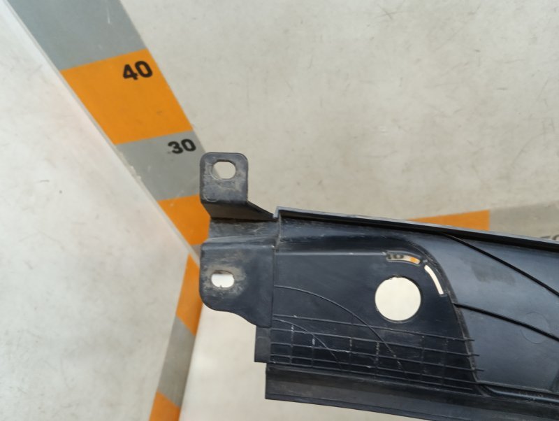 Планка под лобовое стекло