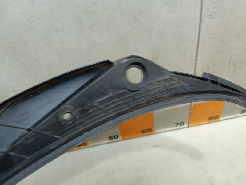 Планка под лобовое стекло