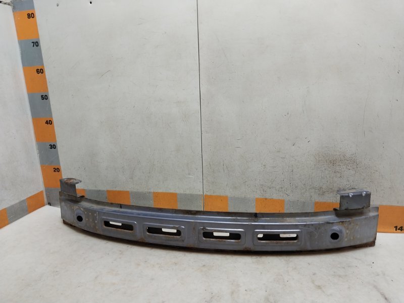 Усилитель переднего бампера