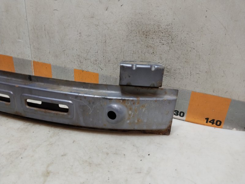 Усилитель переднего бампера