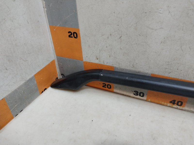 Рейлинг (релинг) левый (планка на крышу)