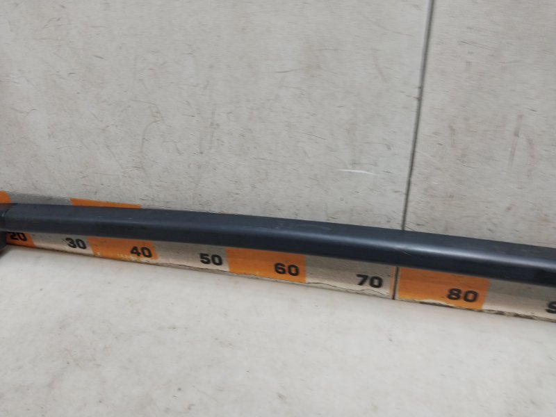 Рейлинг (релинг) правый (планка на крышу)