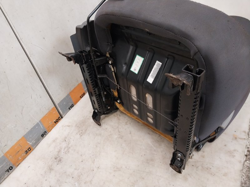 Сиденье переднее правое