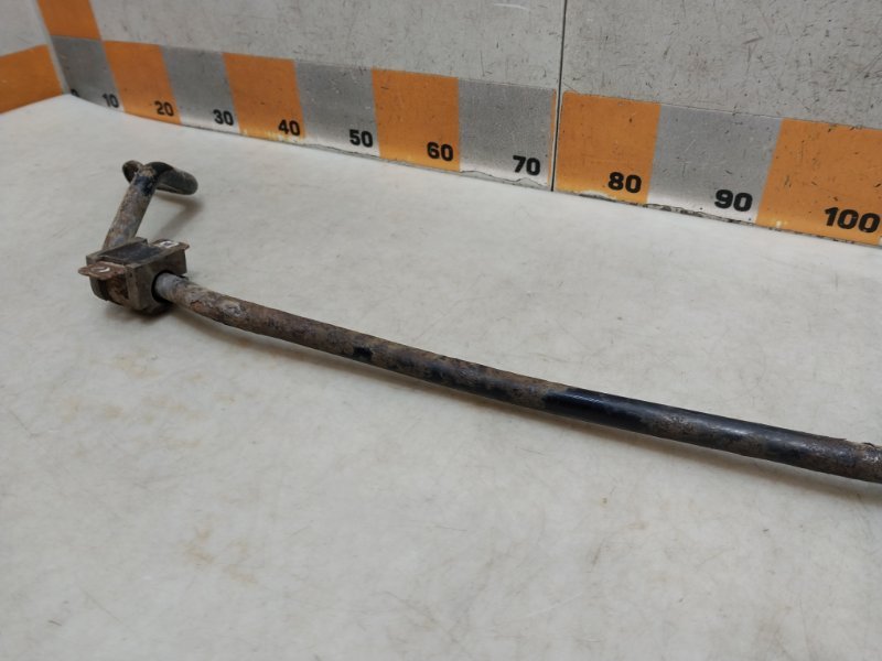 Стабилизатор передний