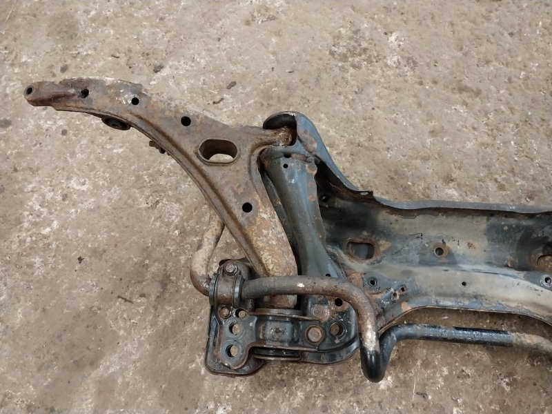 Балка подмоторная