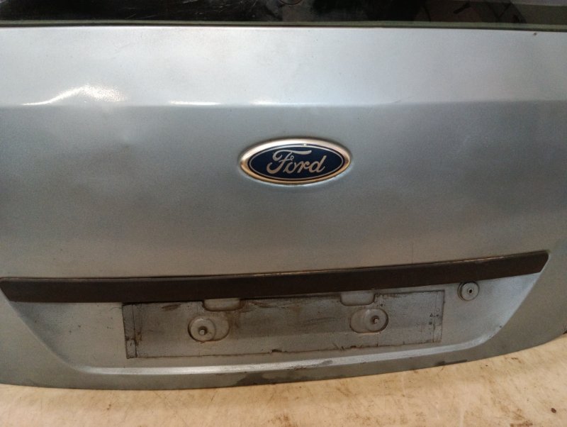 Дверь багажника