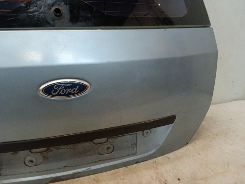 Дверь багажника