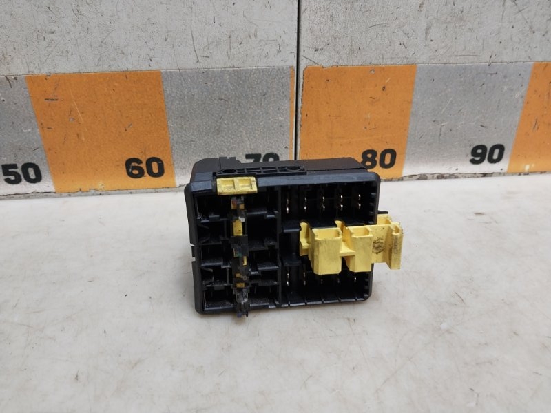 Блок предохранителей