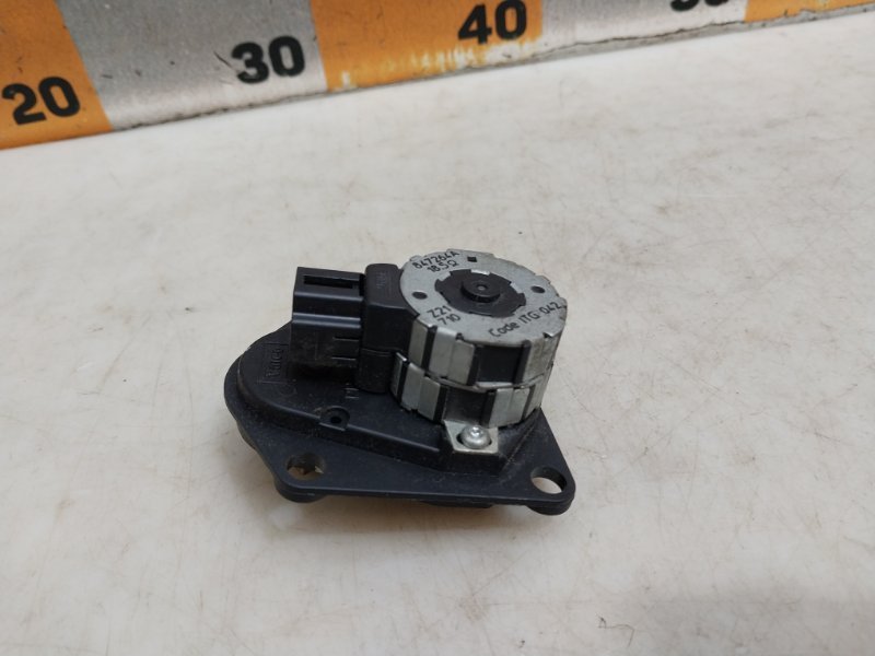 Моторчик заслонки печки