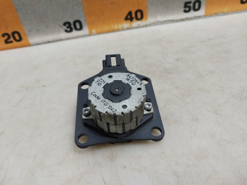 Моторчик заслонки печки