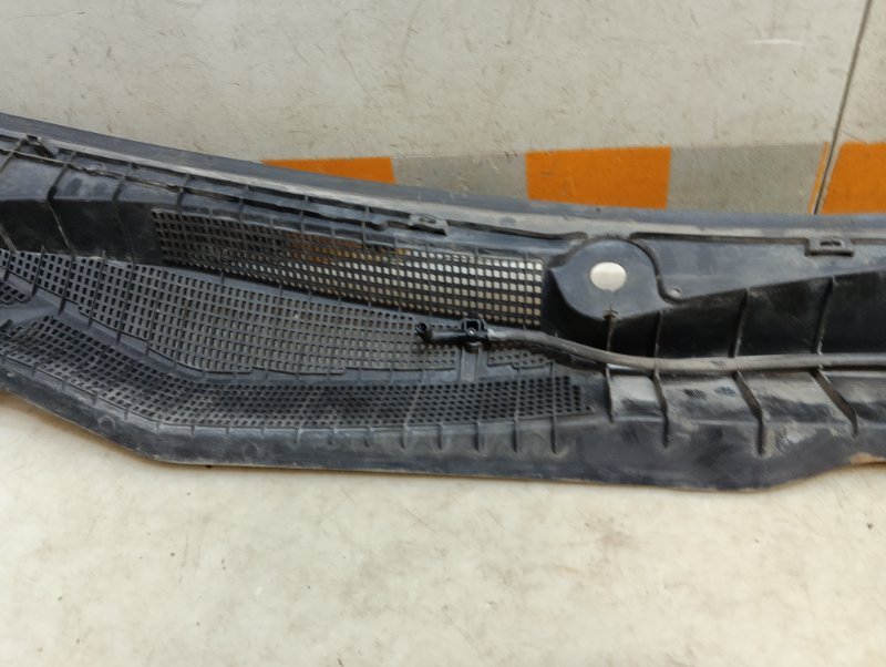 Решетка стеклоочистителей (Жабо)