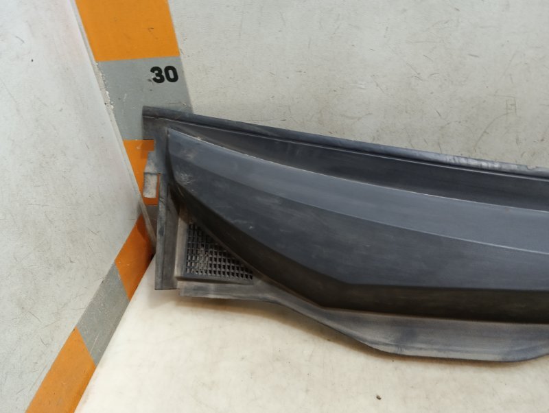 Решетка стеклоочистителей (Жабо)