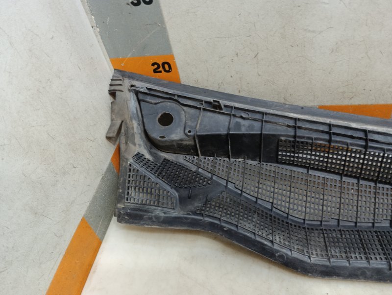 Решетка стеклоочистителей (Жабо)