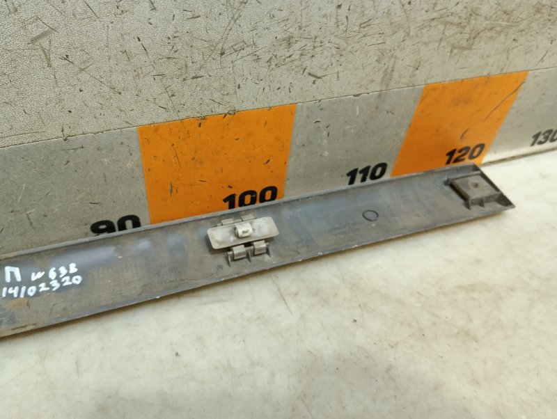 Молдинг двери