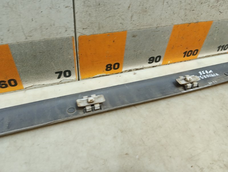 Молдинг двери